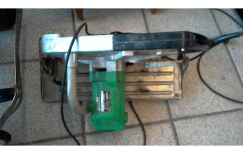 SCIE CIRCULAIRE HITACHI