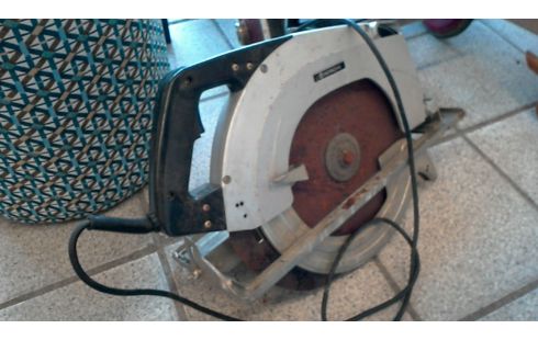 SCIE CIRCULAIRE HITACHI