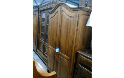 ARMOIRE PENDERIE