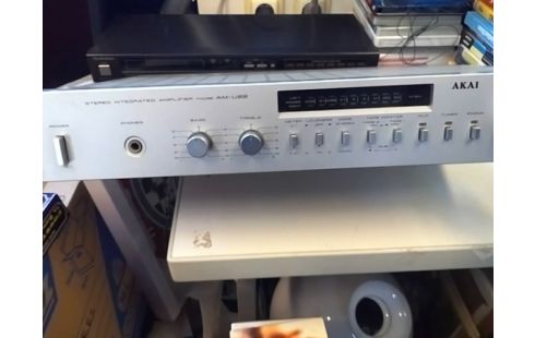 AMPLIFICATEUR AKAI AM U22