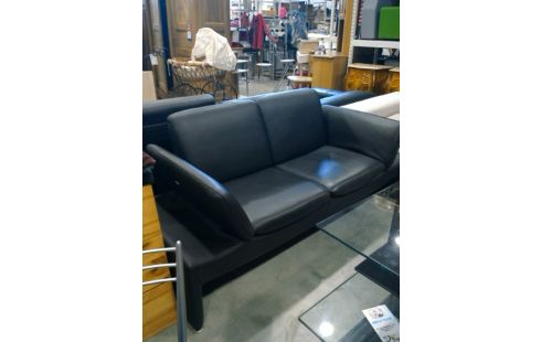 CANAPE CUIR NOIR ACCOUDOIR RELEVABLE