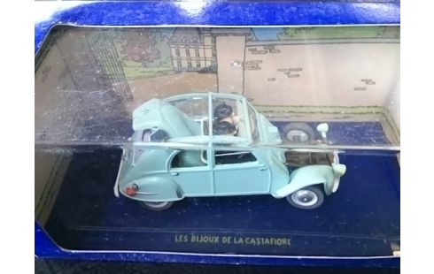 TINTIN LA 2CV EMBOUTIE DES BIJOUX DE LA CASTAFIORE