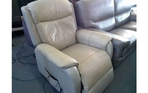 FAUTEUIL ELECTRIQUE SUR ROULETTES