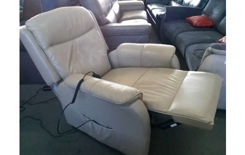 FAUTEUIL ELECTRIQUE SUR ROULETTES