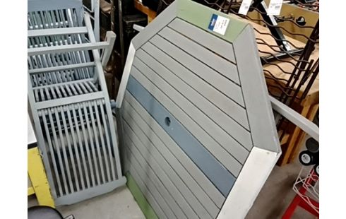 TABLE OCTOGONALE + 4 CHAISES