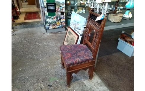 CHAISE SCULPTEE PERSE