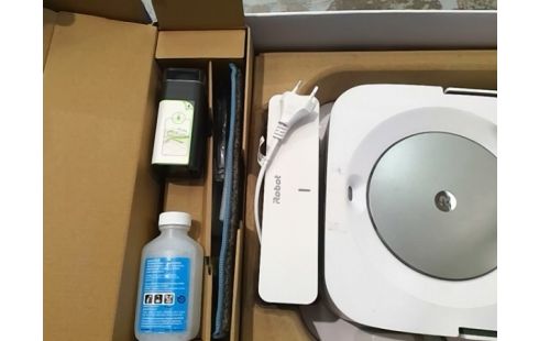 ROBOT LAVEUR DE SOLS