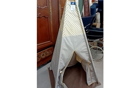 TIPI ENFANT AVEC TAPIS ET COUSSIN