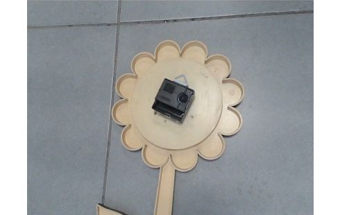 MAGNIFIQUE HORLOGE MURALE CIRCA 1970