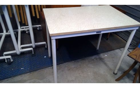 TAFEL MANUBELGE GEMBLOUX VINTAGE