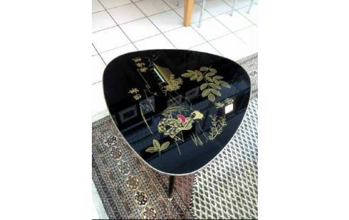 NIERENTISCH 3 BEINE SCHWARZ FLORAL