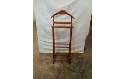 STUMMER DIENER HOLZ DUNKEL AUF ROLLEN