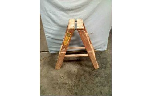 ESCABEL DE LIBRERÍA ANTIGUO