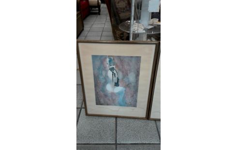 CADRE NU FEMININ L'UN