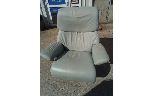 FAUTEUIL CUIR GRIS BLEU PIED BOIS