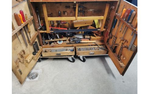 BOITE A OUTILS 2 PORTES + CLÉ