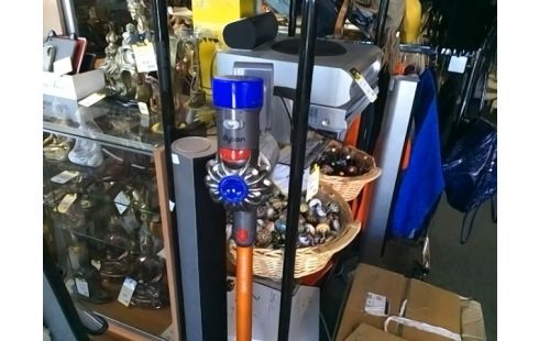 ASPIRATEUR BALAI DYSON V10