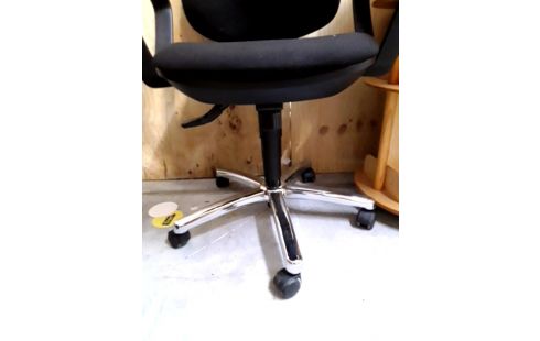 FAUTEUIL DE BUREAU .