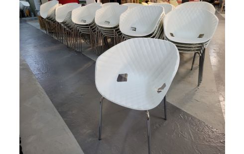 CHAISE BLANCHE DESIGN ITALIEN