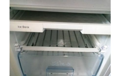 CONGELATEUR BEKO 102L (MANQUE 1 PORTE A L'INTERIEUR)