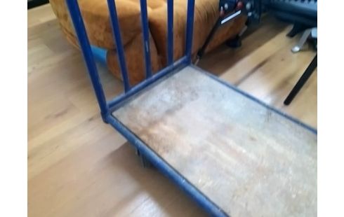 CHARIOT DE MANUTENTION