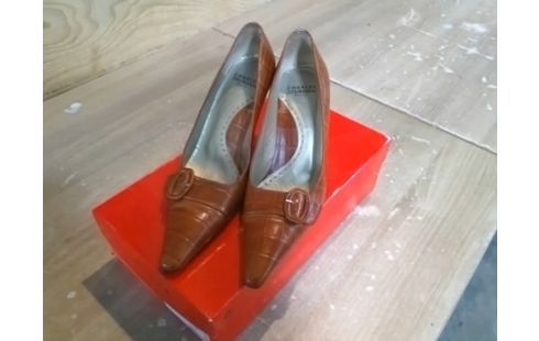 CHAUSSURES CHARLES JOURDAN