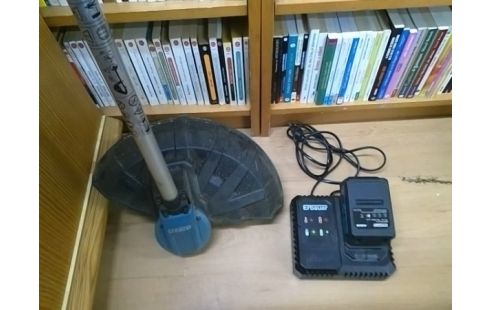 DEBROUSSAILLEUSE ERBAUER  AVEC BATTERIE