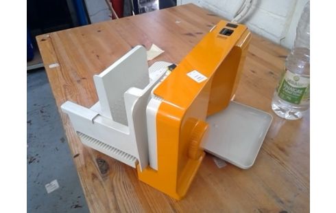 TRANCHEUSE VINTAGE ETAT NEUF JAUNE