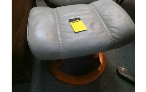 FAUTEUIL STRESSLESS AVEC REPOSE PIED (GRIFFE ET USURE)