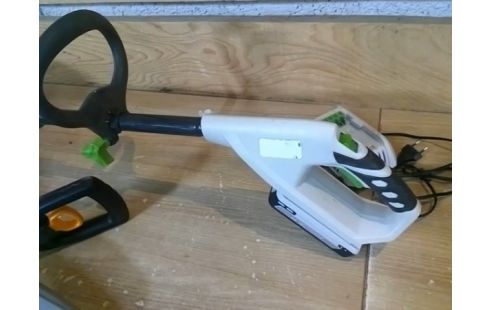 COUPE BORDURE A BATTERIE A TESTER + BATTERIE EN ACCESSOIRE