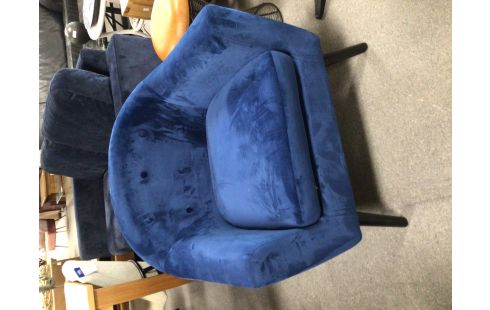 FAUTEUIL BLEU VELVET CAPITONNE