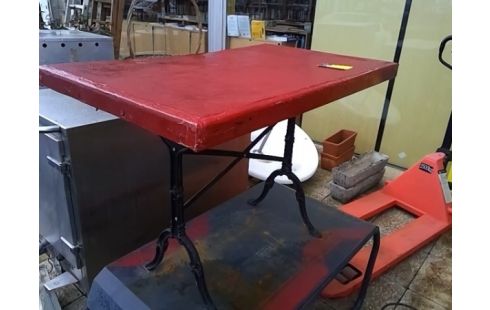 TABLE BISTROT ROUGE
