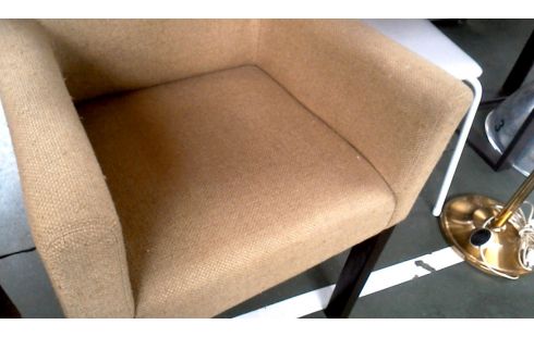 SILLÓN DE CUERO CLUB AMARILLO TEJIDO