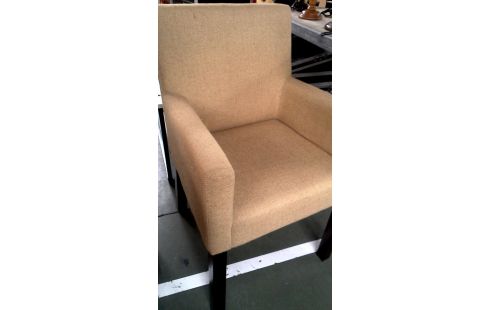 SILLÓN DE CUERO CLUB AMARILLO TEJIDO