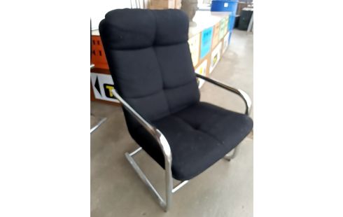 FAUTEUIL TISSU NOIR ET CHROME VINTAGE