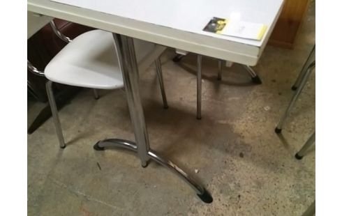 TABLE DE CUISINE 69X99 AVEC ALLONGES INTERIEURES