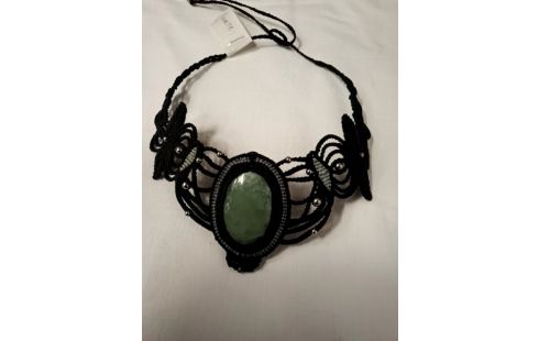 COLLIER BIJOUX PLASTRON PIERRE VÉRITABLE/MACRAMÉ