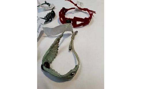 BRACELET PIERRE ET MACRAMÉ