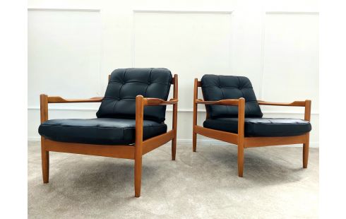 PAIRE DE FAUTEUILS SCANDINAVES RETAPISSÉS