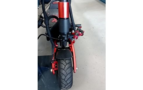 TROTTINETTE BRONCO VNOM FURY 72V 32AH COULEUR ROUGE