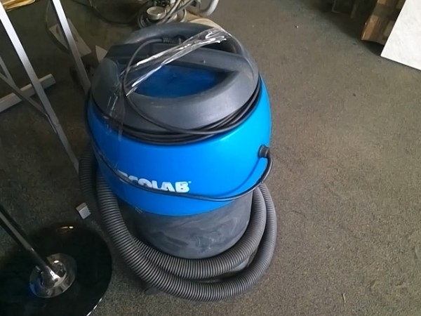 Achat ASPIRATEUR EAU ECOLAB occasion Chenove