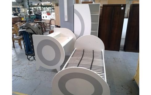 CHAMBRE ENFANT LIT BUREAU GARDE ROBE