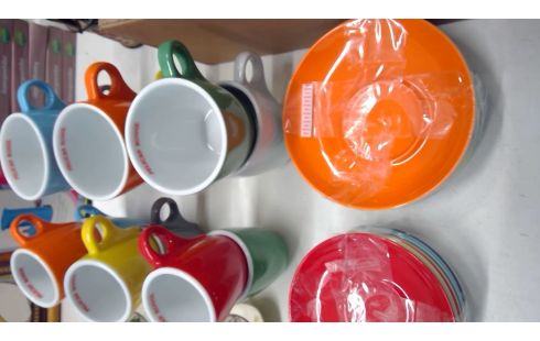 KOFFIE THEETASSEN EN ONDERTASSEN PELICAN 24 STUKS