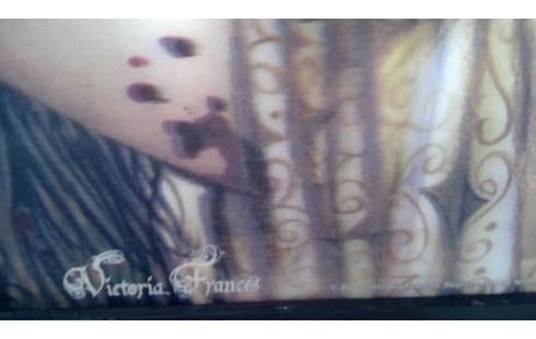 HOLOGRAM VICTORIA FRANCES PYRAMID