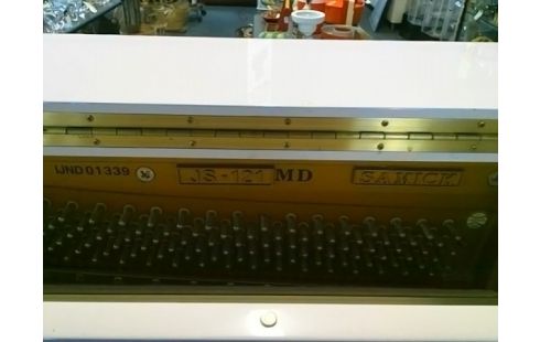 PIANO D'ETUDE SAMICK JS 121MD BLANC LAQUE