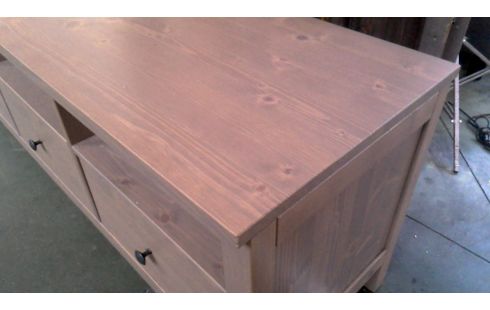 MUEBLE TV HIFI PARDO LACADO 3 CAJONES IKEA