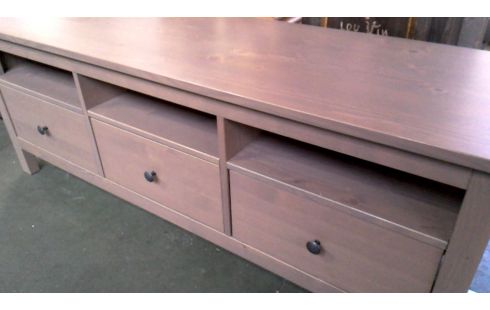 MUEBLE TV HIFI PARDO LACADO 3 CAJONES IKEA