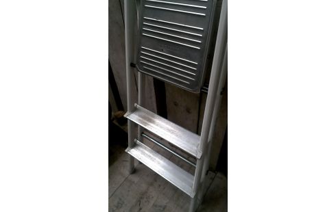 TRAPLADDER WIT 3 TREDEN BRABANTIA