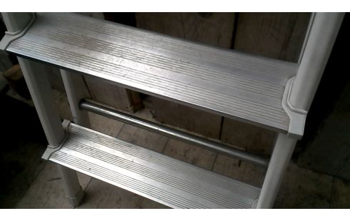 TRAPLADDER WIT 3 TREDEN BRABANTIA