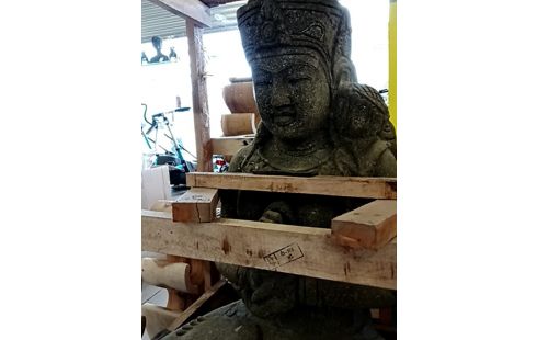 SCULPTURE DÉESSE TARA ASSISE 100CM